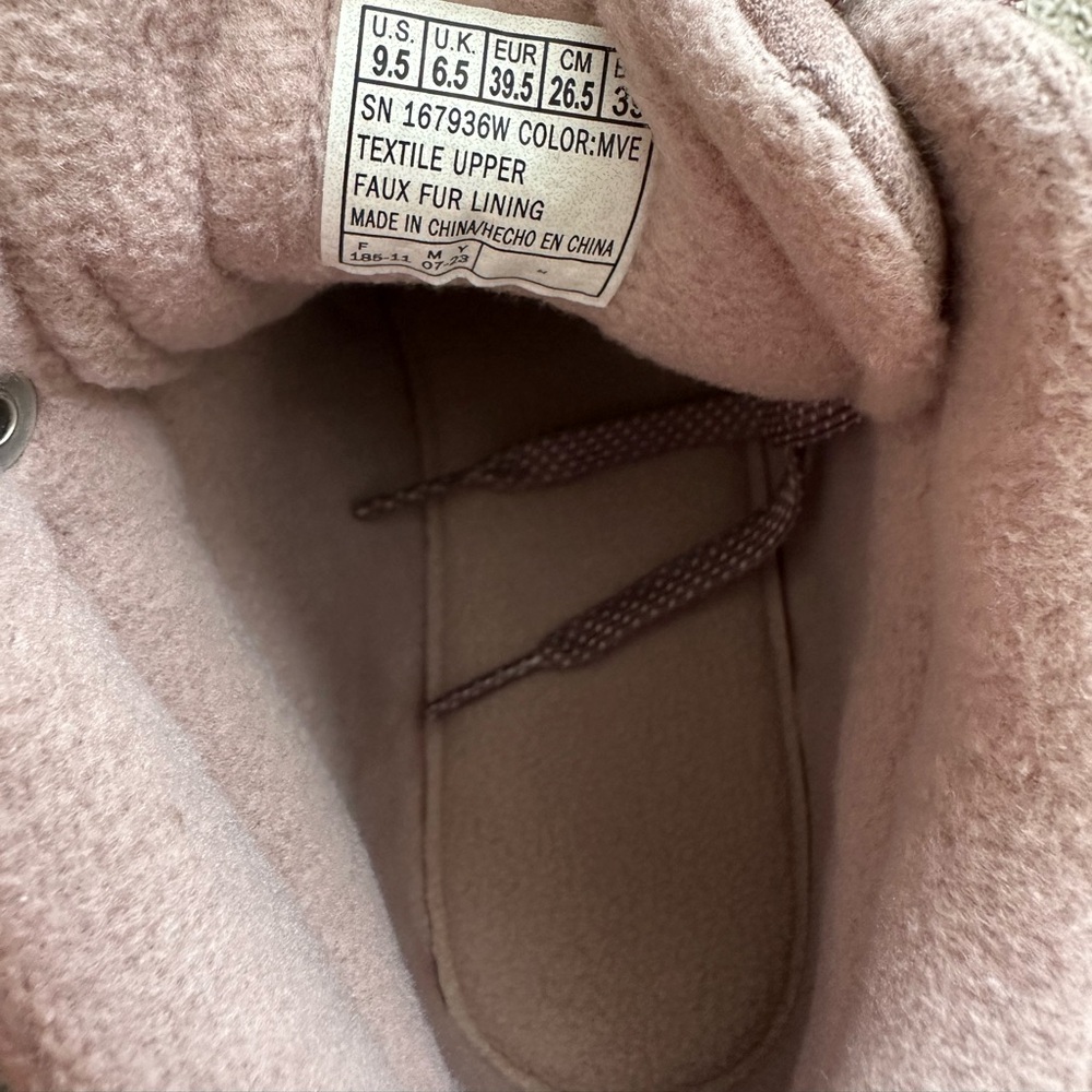 Skechers Women's  Winter Boots - Picture 8 of 8